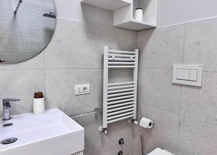 Luxury Metro Cornelia Apartment Rom