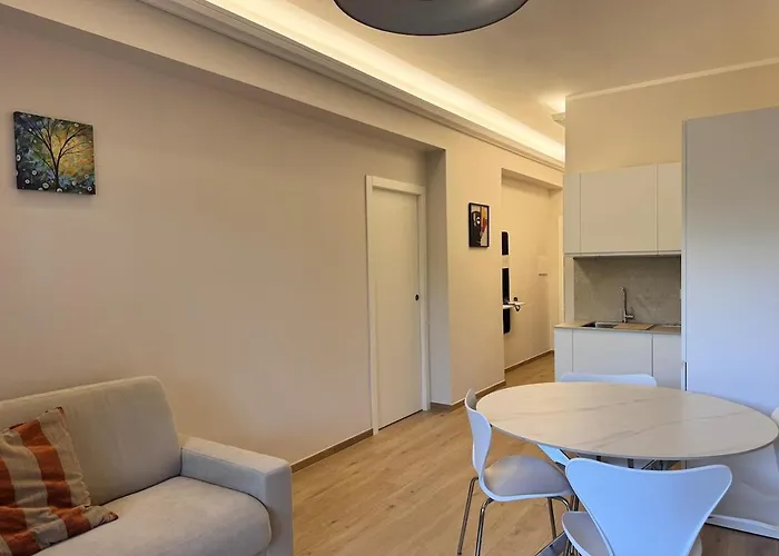 Apartment Luxury Metro Cornelia