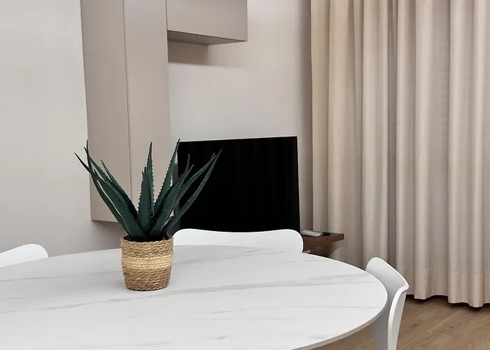 Apartment Luxury Metro Cornelia *