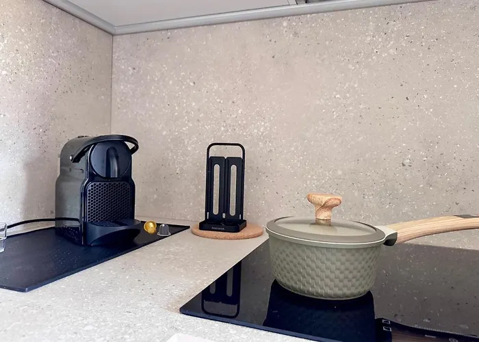 Luxury Metro Cornelia Apartment Rom