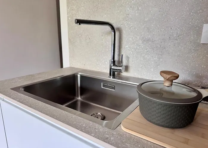 Apartment Luxury Metro Cornelia *